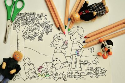 Pastelli e pennarelli per i bambini: un regalo perfetto